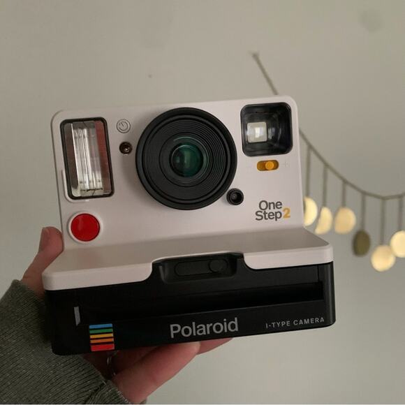 Polaroid Originals One Step 2 Camera - Picture 2 of 9